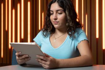 UT student using an ipad